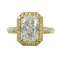 IGI 2.55 Ctw E-VVS2 Radiant Lab Grown Diamond Ring 14k Yellow Gold